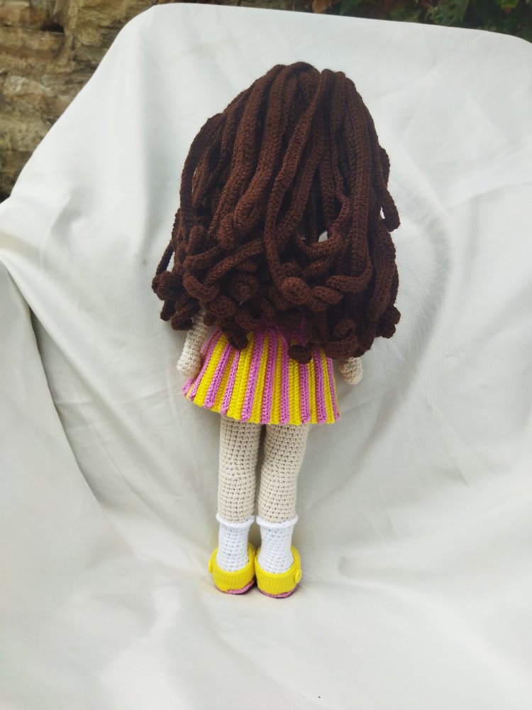 kahve renkli saçli bebek