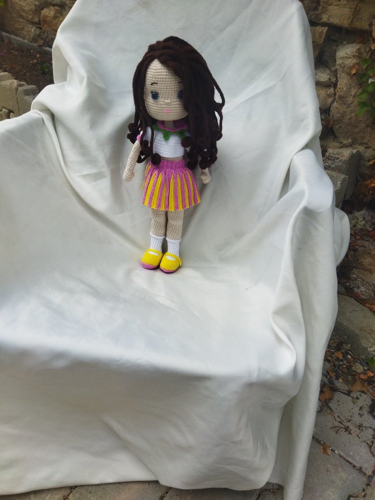 kahve renkli saçli bebek