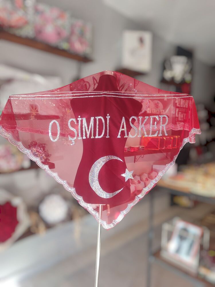 O Şimdi Asker İşlemeli Omuz Örtüsü