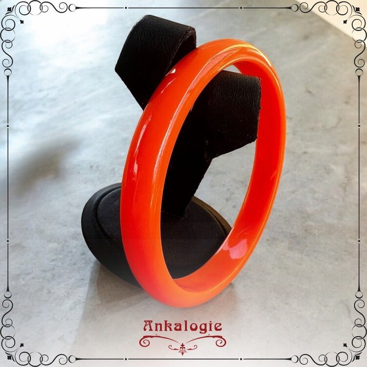 Turuncu ince bilezik