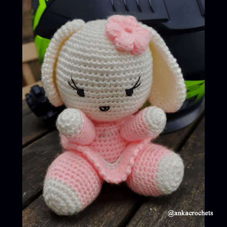 Minik Pembe Tavşan