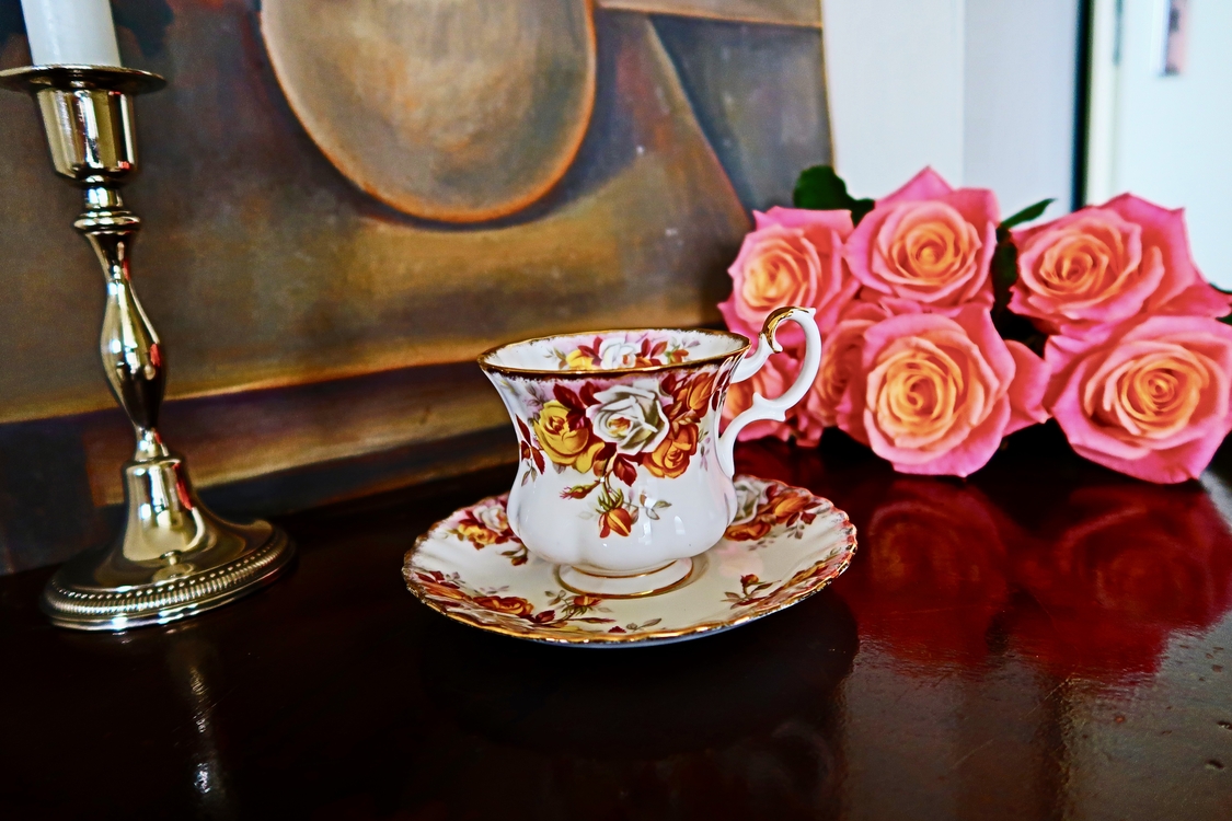 Royal Albert Lenora