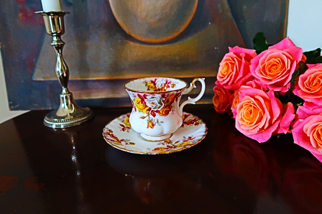 Royal Albert Lenora