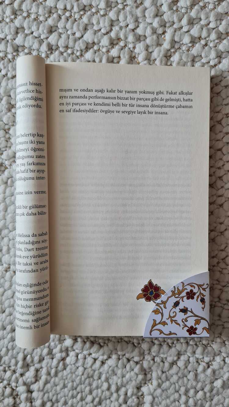 Etnik Desenli Kitap Ayraç Şablonu