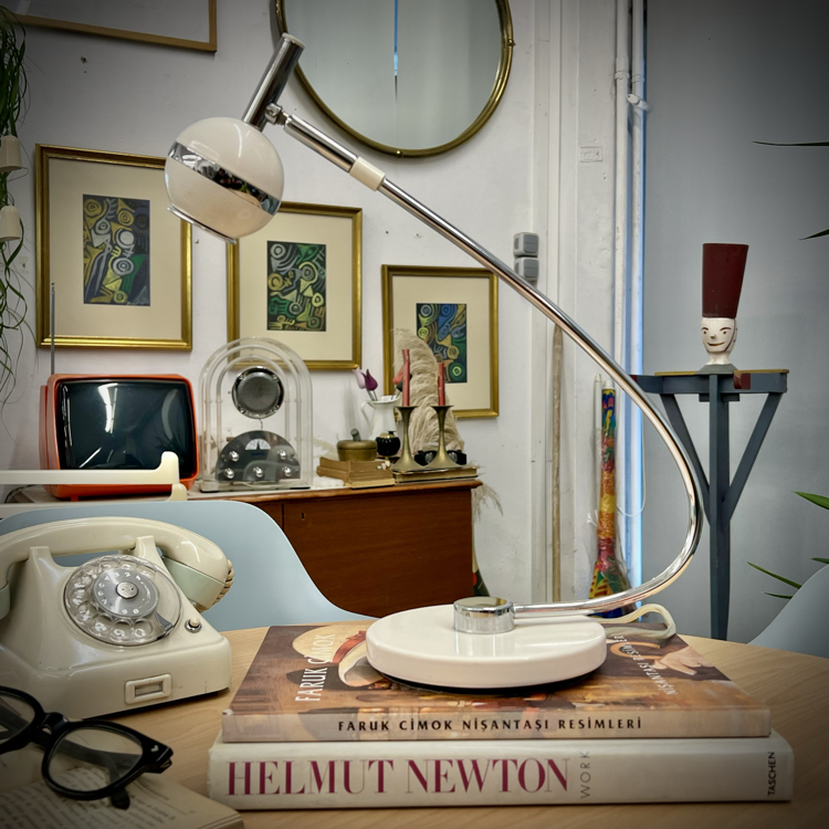 Space Age 'Touch Dimmer Control' Desk Lamp