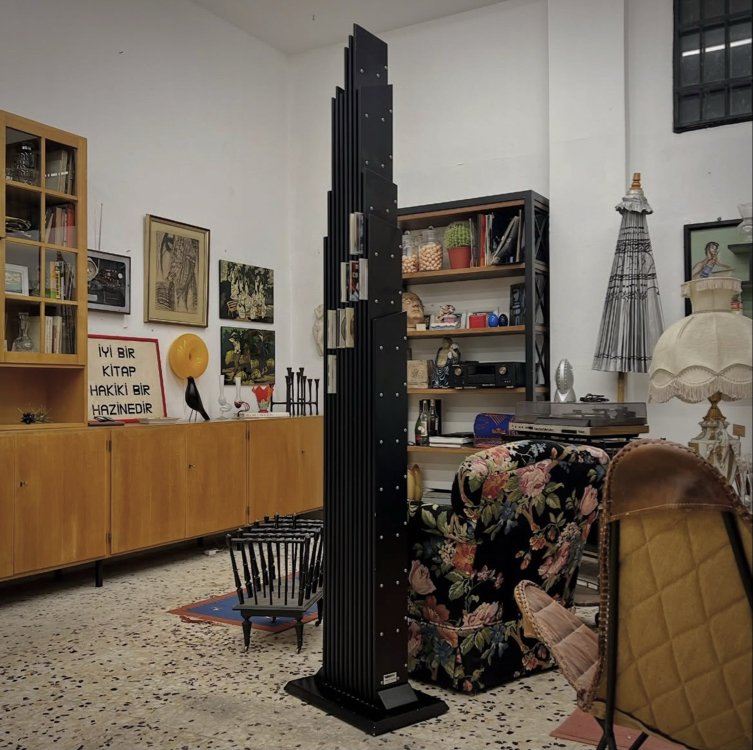 Vismara Design 'Hour Columbus' CD Floor Rack / Sculpture