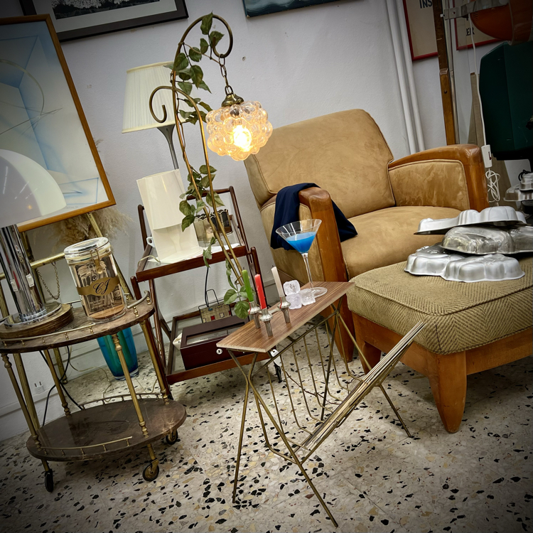 Mid-Century Lambaderli Yan Sehpa