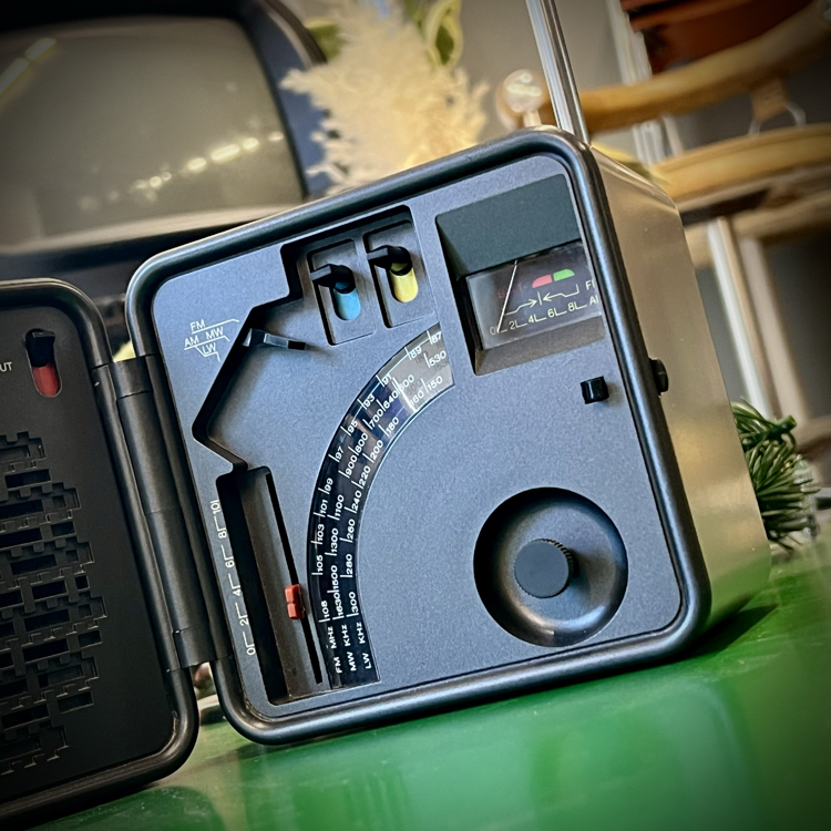 Brionvega “Cubo” Space Age Radio