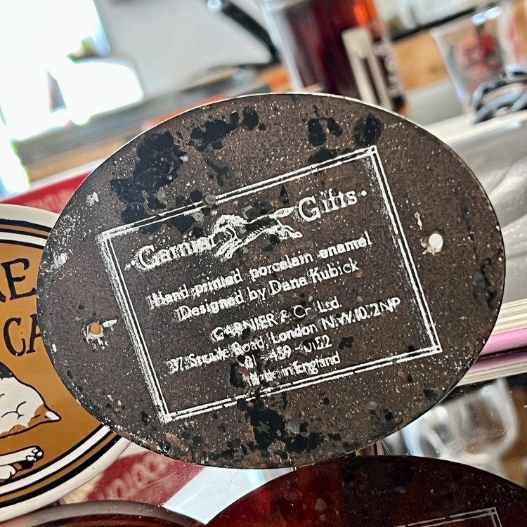 Garnier Co. 'The Cook’s Place' Emaye Tabela