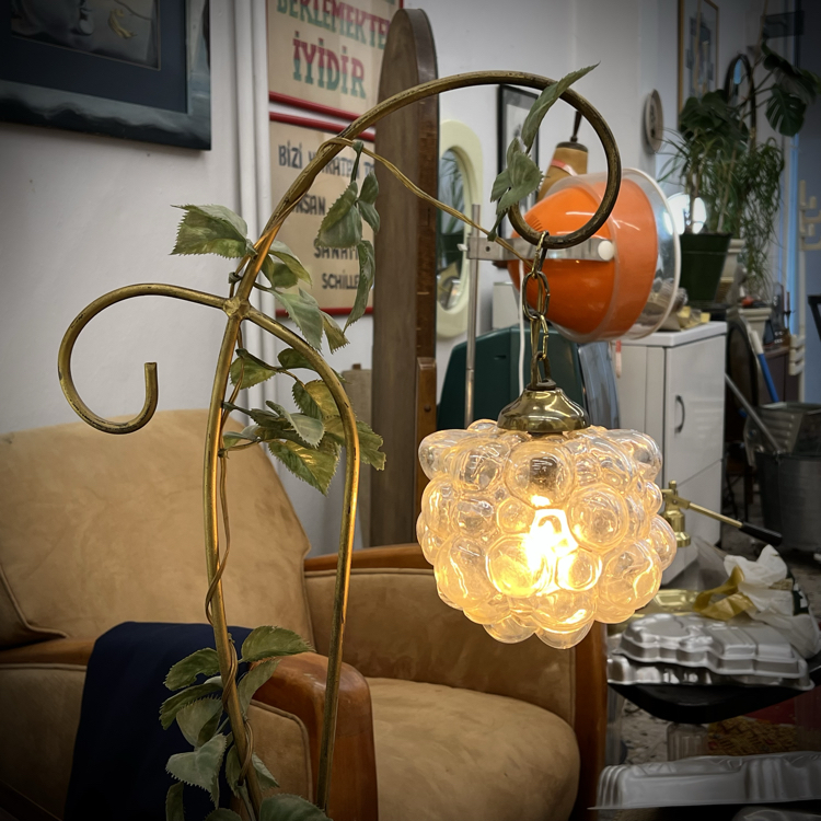 Mid-Century Lambaderli Yan Sehpa