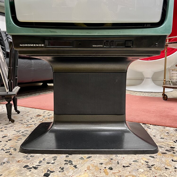 Nordmende 'Prestige DeLuxe Colorsonic 2400' Televizyon 