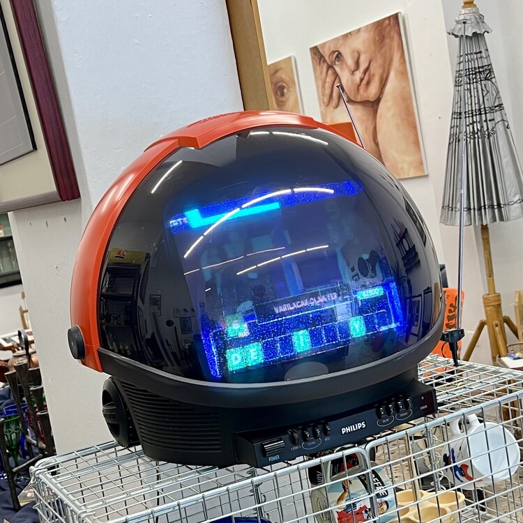 Philips 'Discoverer' Helmet Space Age Televizyon