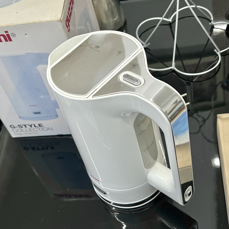 Guzzini G-Style Kettle