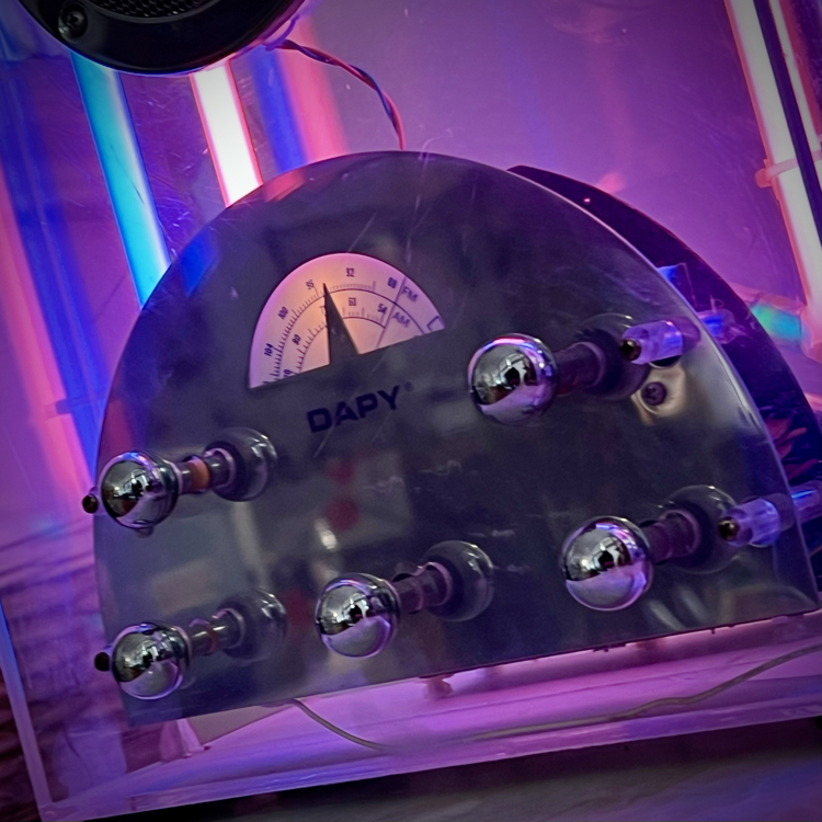 Dapy 'D-37' Transparent Plexiglass Neon Radio