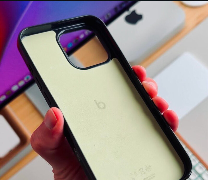 İPhone Beats Magsafe destekli Kılıf Siyah