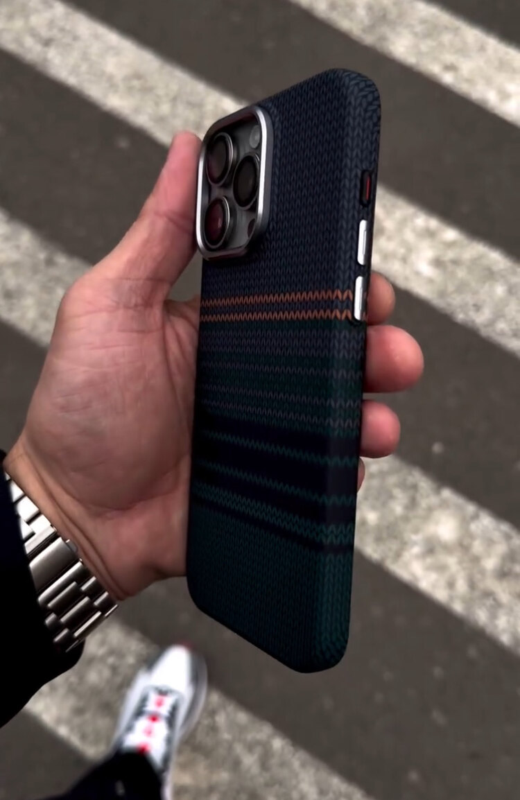 İphone Carbon MagSafeli Kılıf