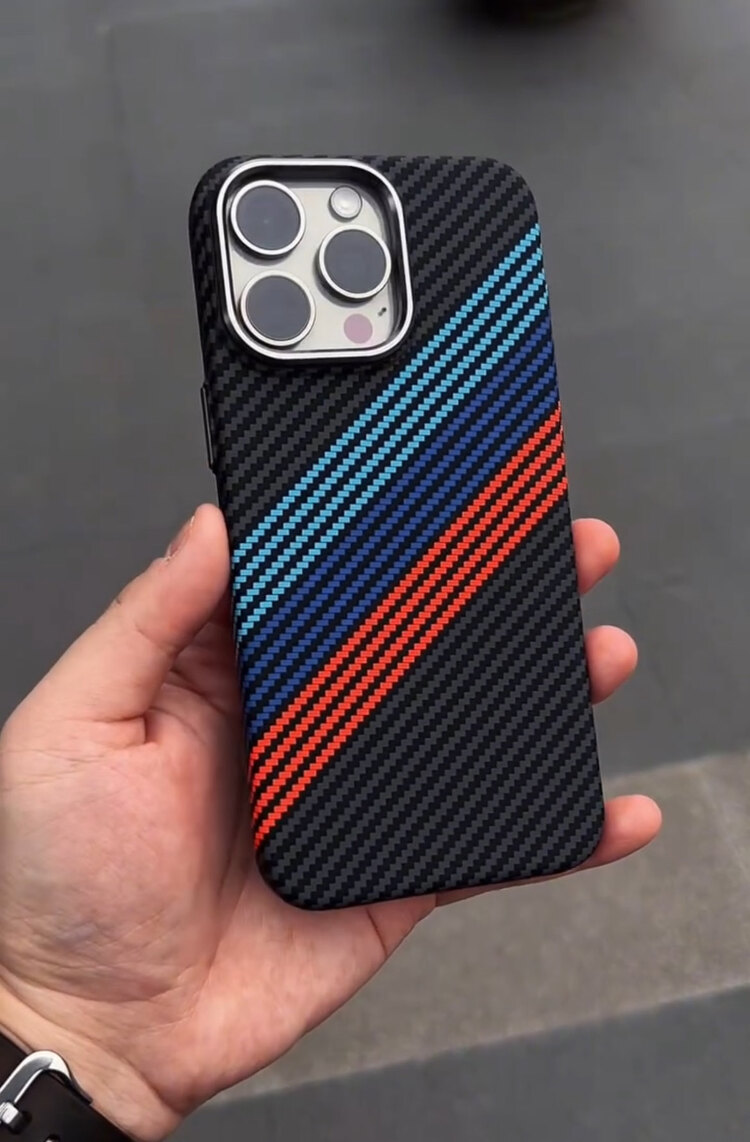 İphone Mc Rainbow Carbon MagSafeli Kılıf