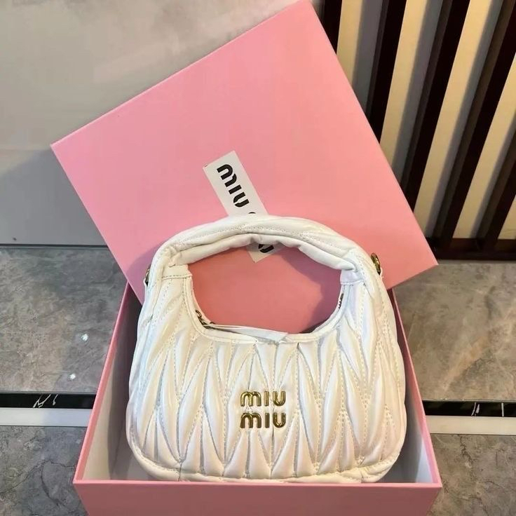 Miu Miu Beyaz Çanta