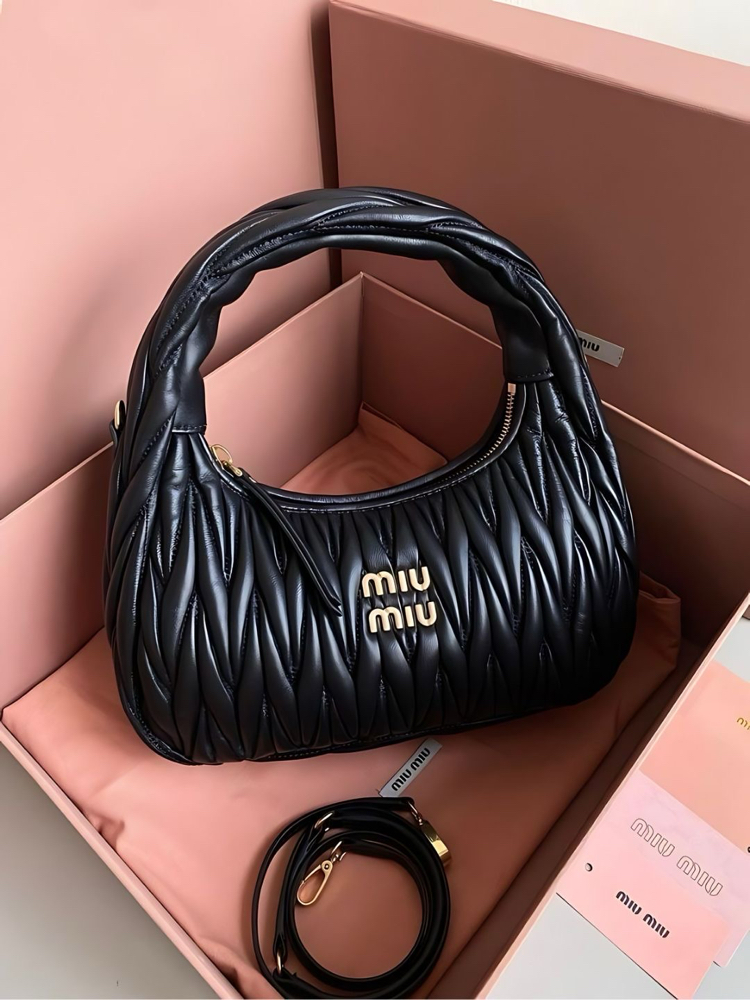 Miu Miu Siyah Çanta