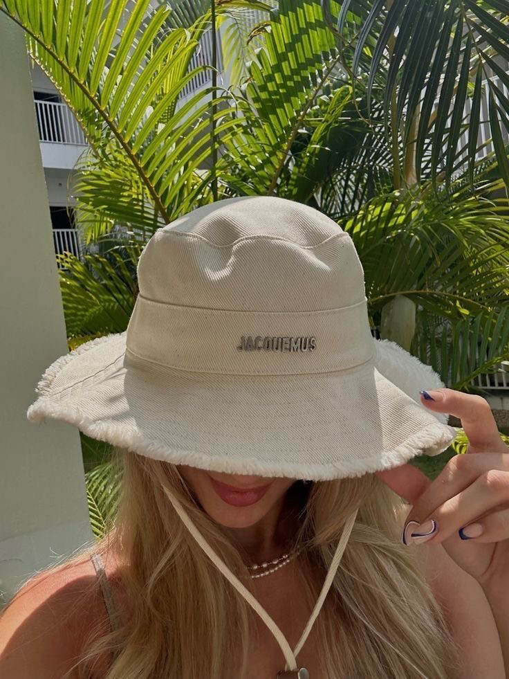Jacquemus şapka