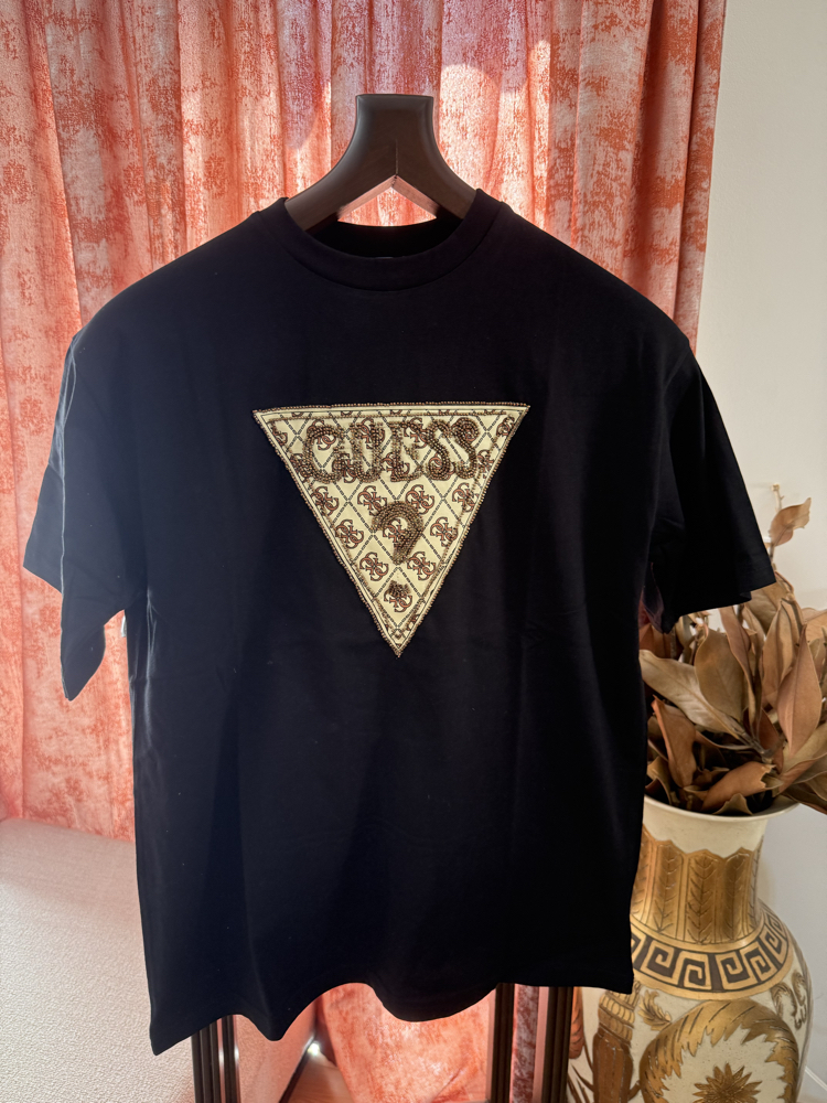 Guess Siyah Üçgen Boncuklu Tişört