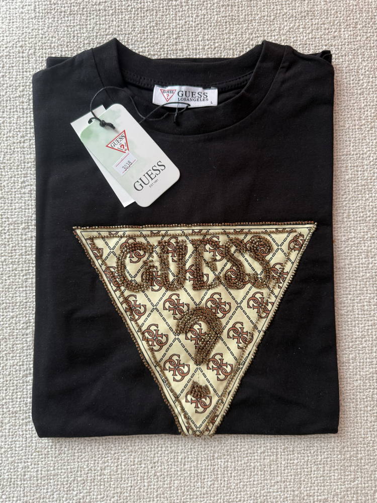 Guess Siyah Üçgen Boncuklu Tişört