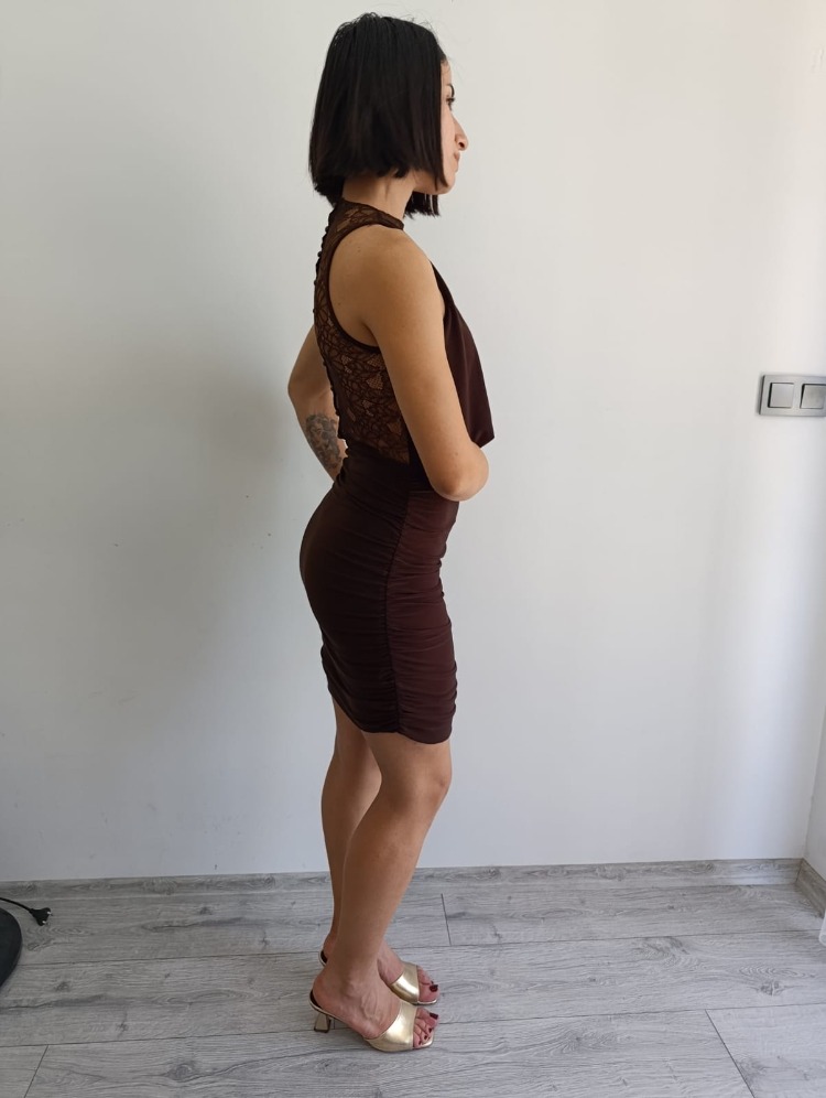Dantelli Degaje Yaka Büzgülü Mini Elbise