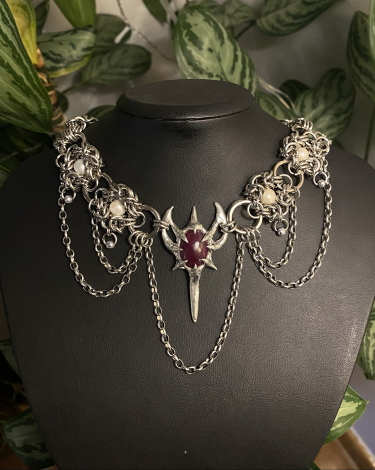 Ruby Talisman Chain İnci ve Yakut Detaylı El Örgüsü Zincir Kolye
