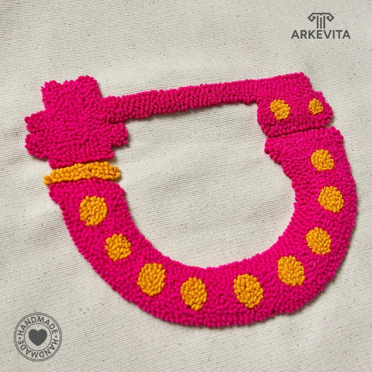 Fibula Pembe  – Punch İşlemeli Kanvas Çanta