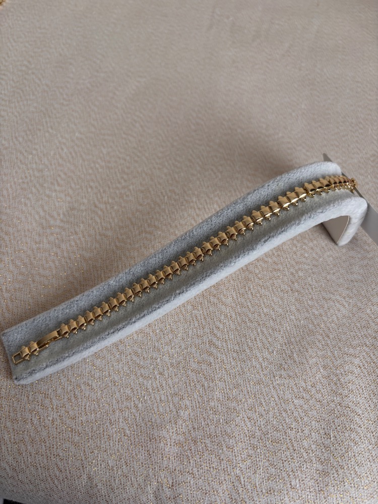 Gotik bileklik 