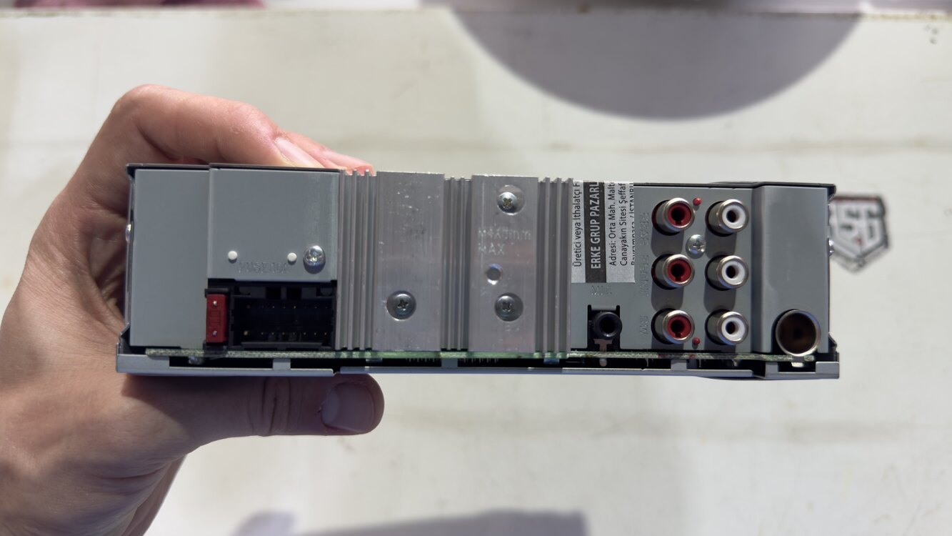 Kenwood BT-358 5 volt, 13 band eq, dsp işlemci, 3 rca çıkışlı(2 sterio 1 mono) flac okuma