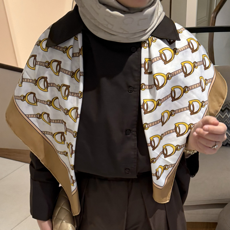 Gucci Zincir Desen Omuz Şalı