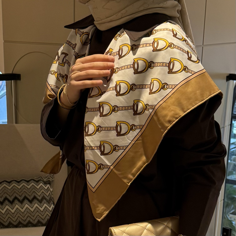 Gucci Zincir Desen Omuz Şalı