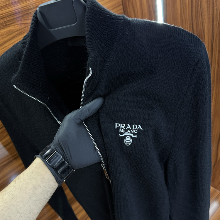 Prada Siyah Yün Hırka