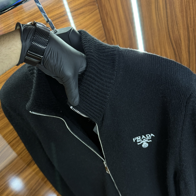 Prada Siyah Yün Hırka