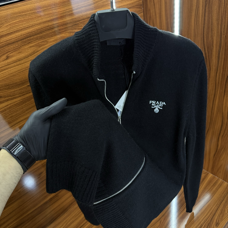 Prada Siyah Yün Hırka