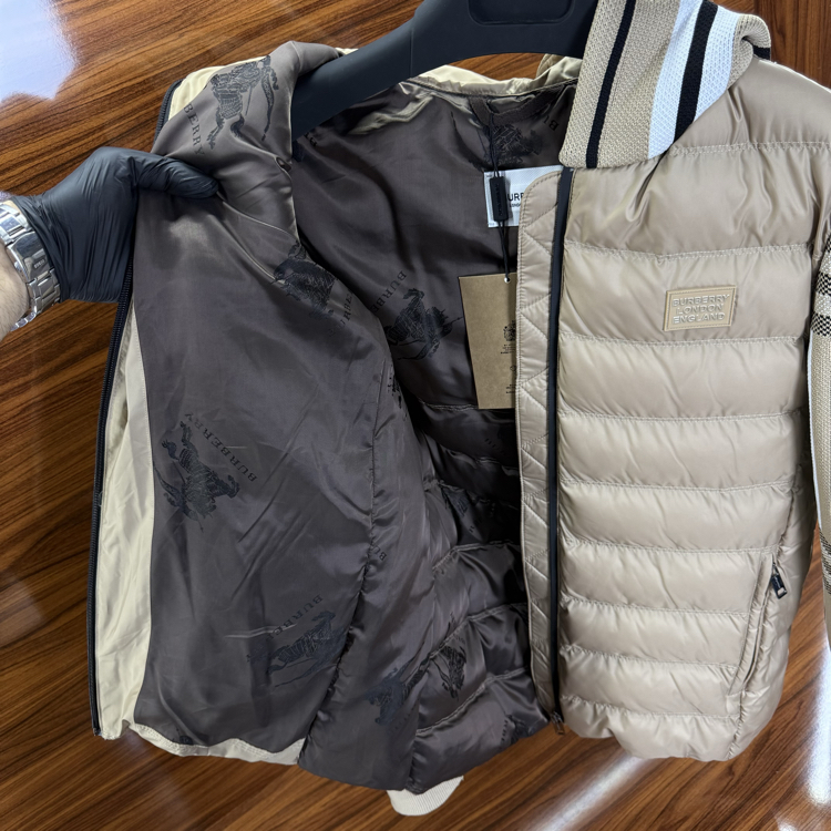 Burberry İthal Çelik Örme Mont Bej