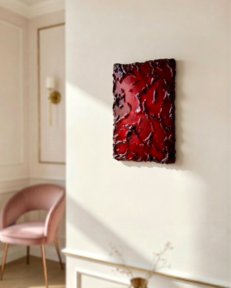 Echoes of deep burgundy 