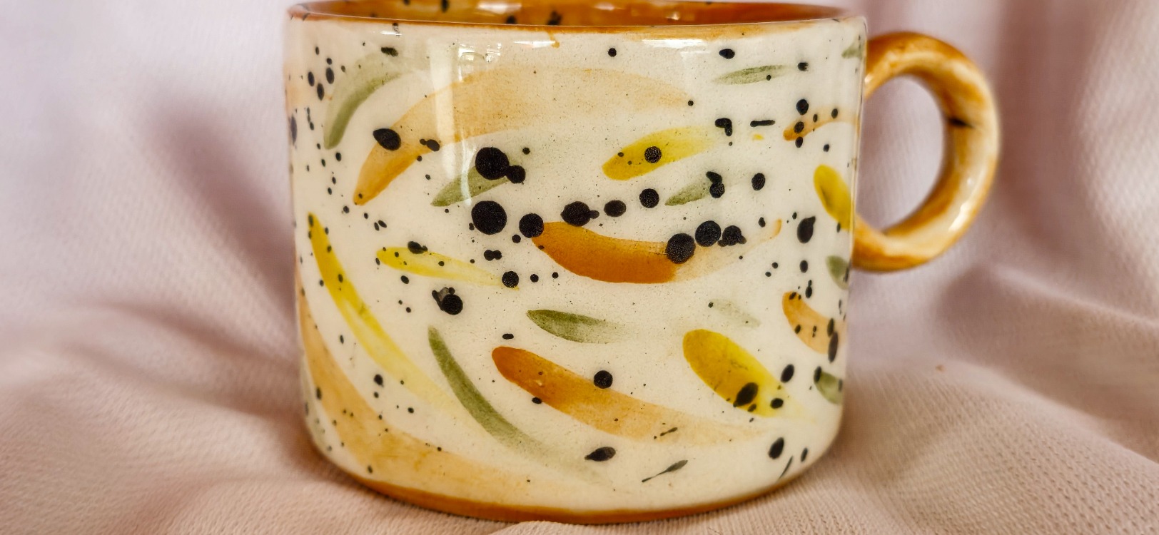 Bej Siyah Sıçratmalı Fincan 