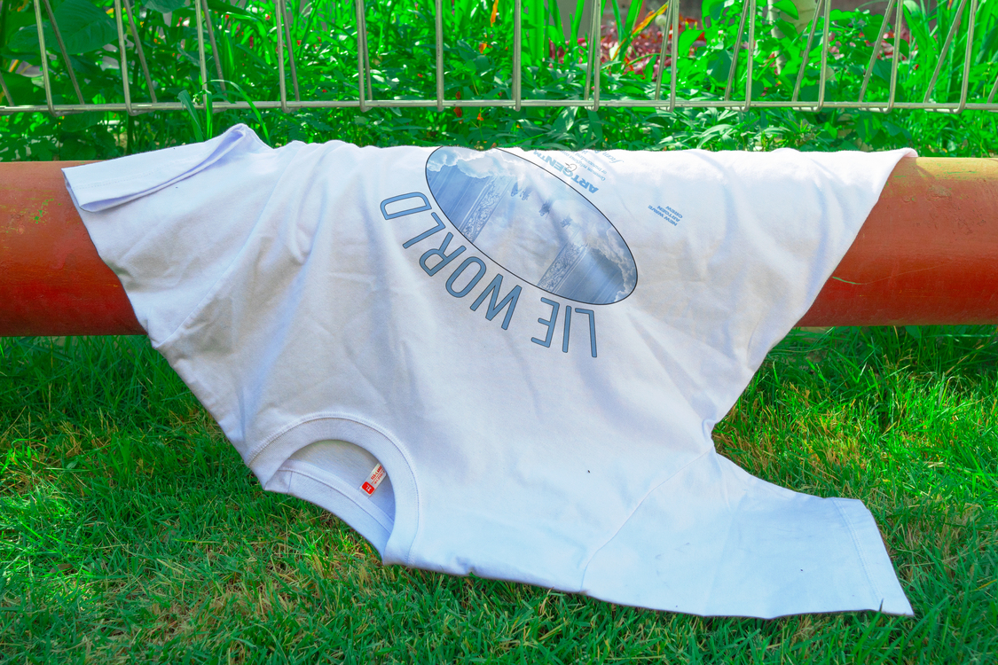  LIE WORLD - Oversize Vintage Limited Edition Tişört