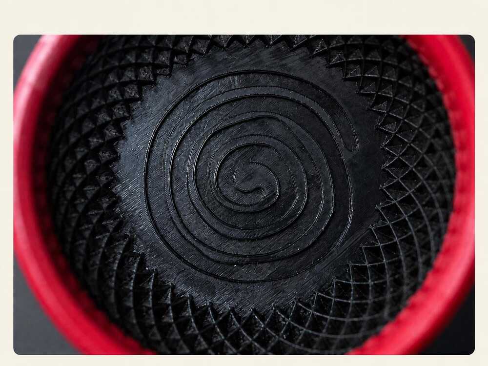 Siyah-Kırmızı Tıraş Kasesi, 120 mm PETG, Spiral Tabanlı