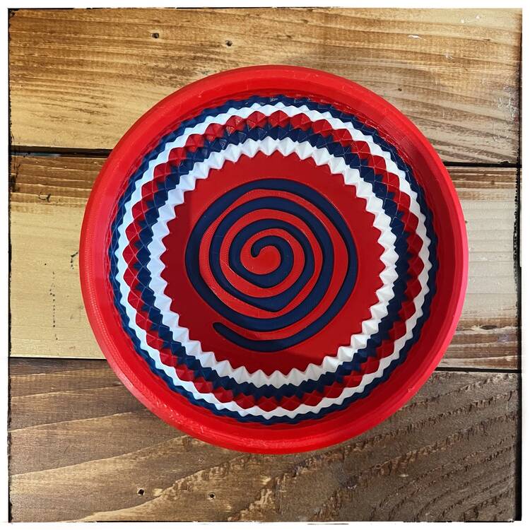 Berber Direği Tıraş Kasesi, Kırmızı Ağızlı PETG, Lacivert Spiral Taban (120 mm)