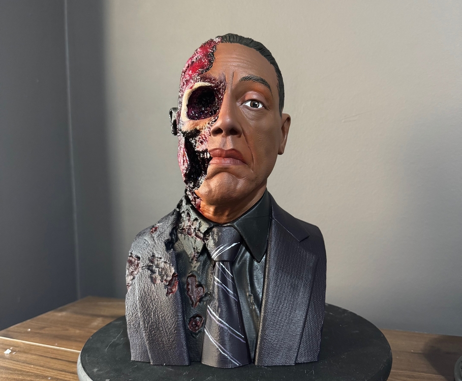 Gustavo fring büst