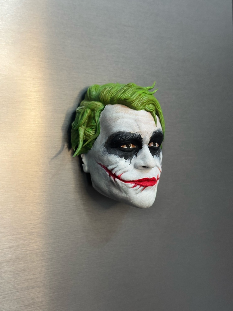 Joker Batman magnet 