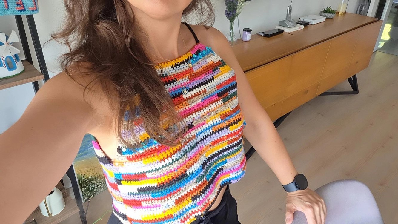Ayvalık Comfort – Rengârenk El Örgüsü Crop Top