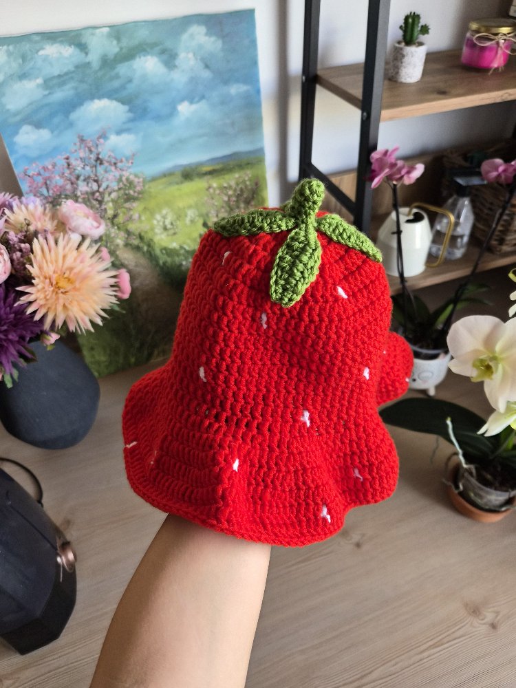 Çilek Örgü Bucket Şapka