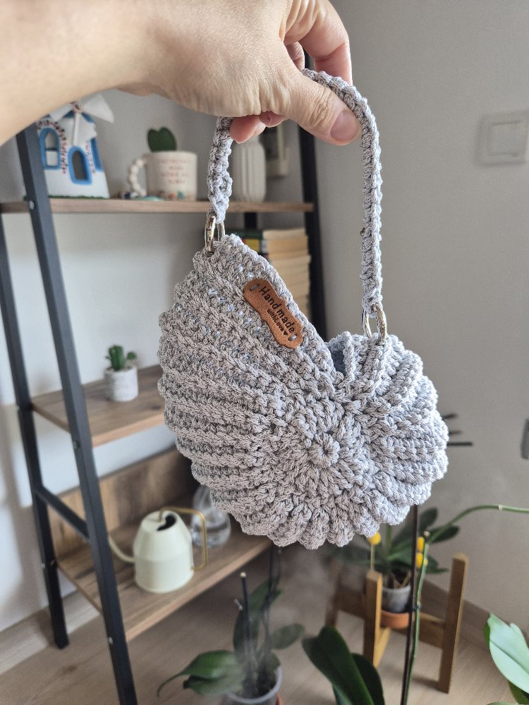 Silver Shell Bag – Simli El Örgüsü Çanta