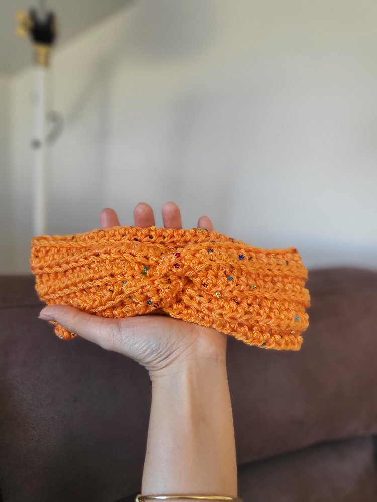 Turuncu Pullu Örgü Set – Cüzdan, Saç Bandı ve Kulaklık Kılıfı