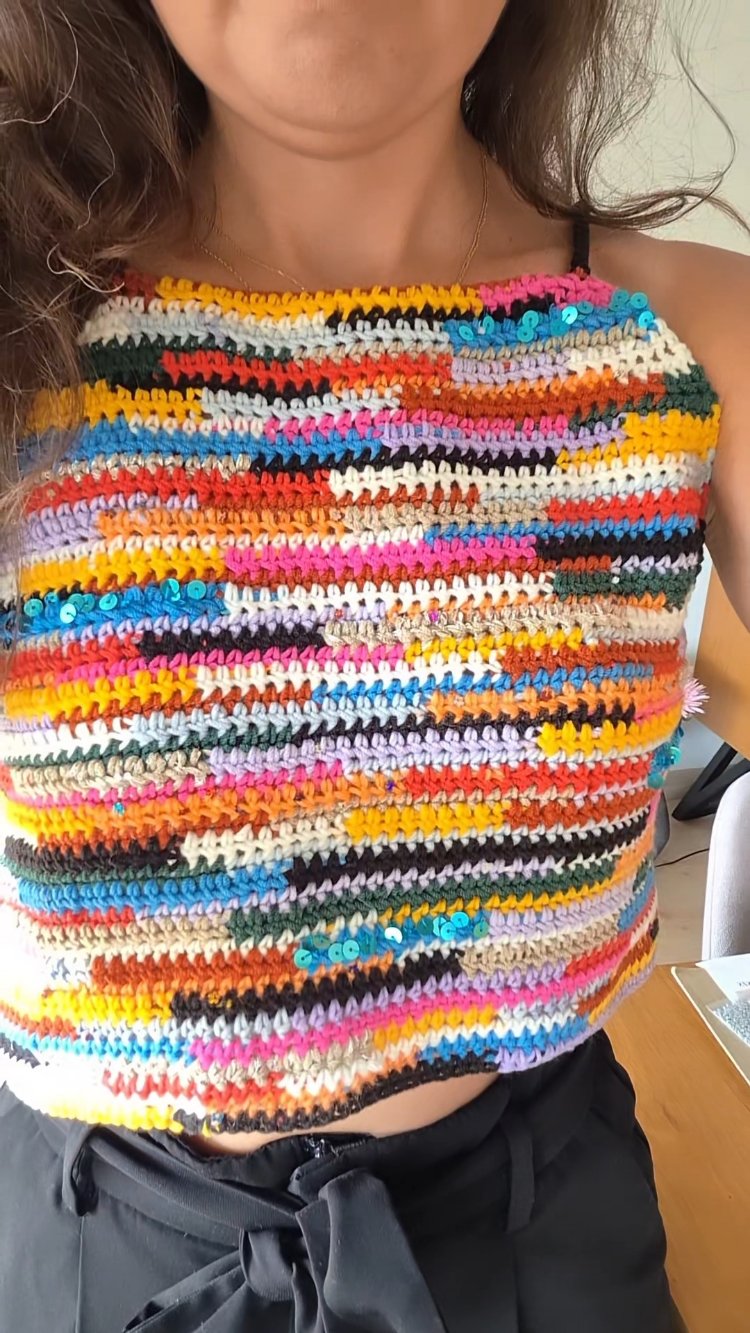 Ayvalık Comfort – Rengârenk El Örgüsü Crop Top