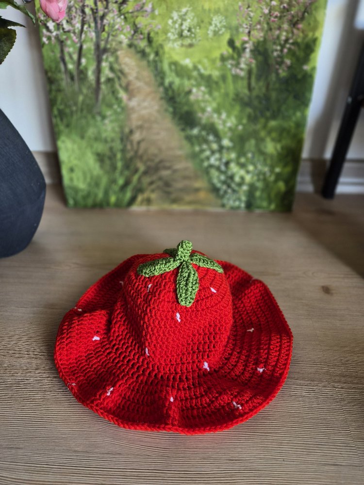 Çilek Örgü Bucket Şapka